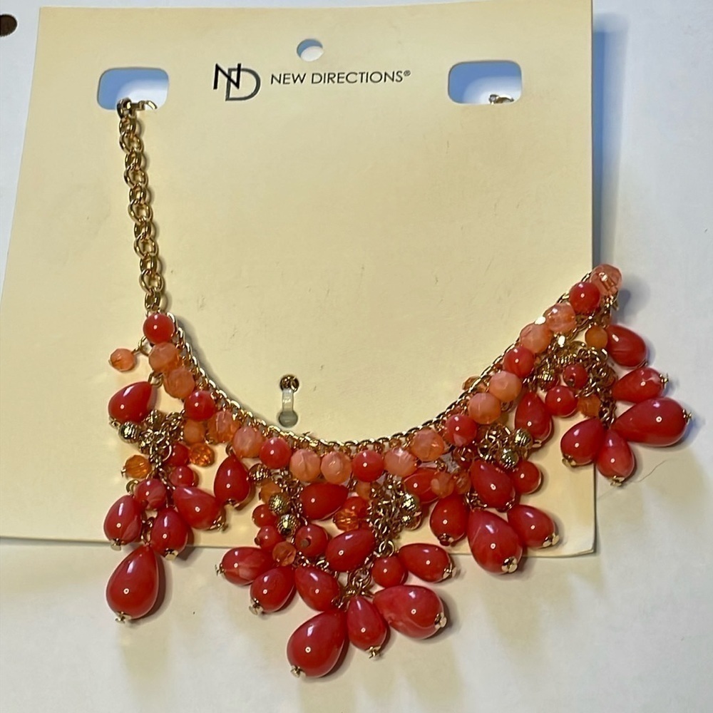 NWT New Directions Grape Cluster Fashion Statement Necklace Gold Tone Coral